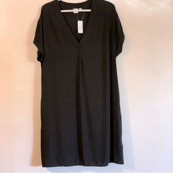 Gap Shift Dress Black V-Neck Pockets Rayon Sz Xl NWT Gorgeous - Picture 1 of 7